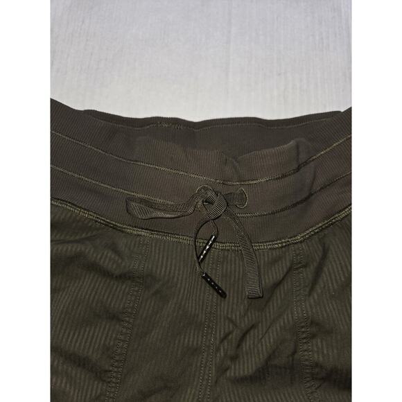 Lululemon Women's‎ Dance Studio Jogger Dark Olive Size 2 Relaxed - Picture 3 of 14